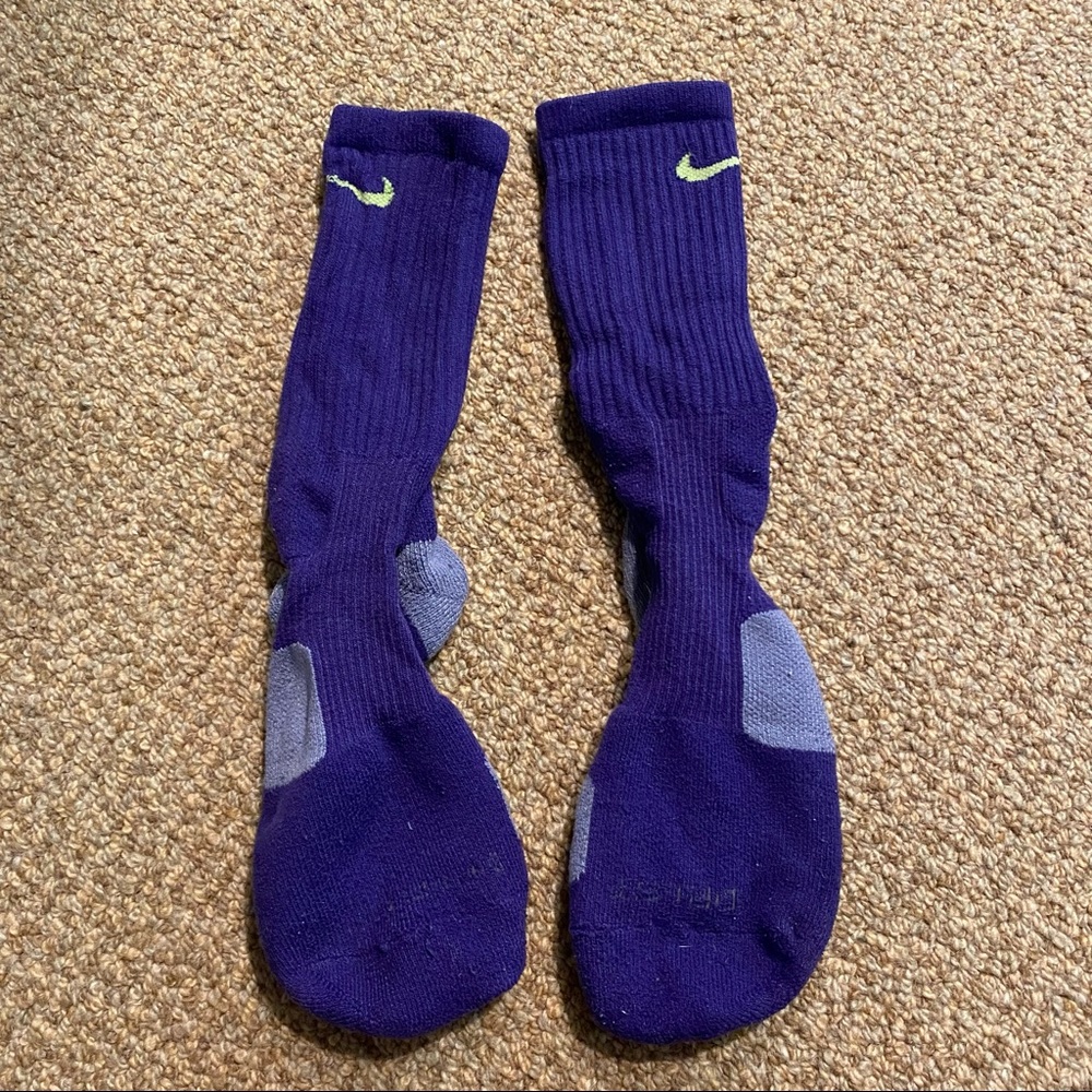 Men’s large Nike elites